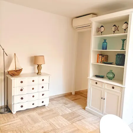 Cosy Centre *